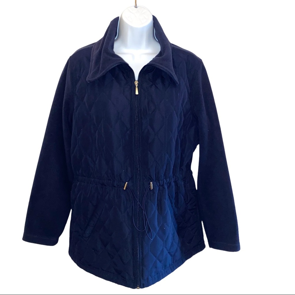 Karen Scott Sport light weight fleece waffle pattern front jacket.size M.